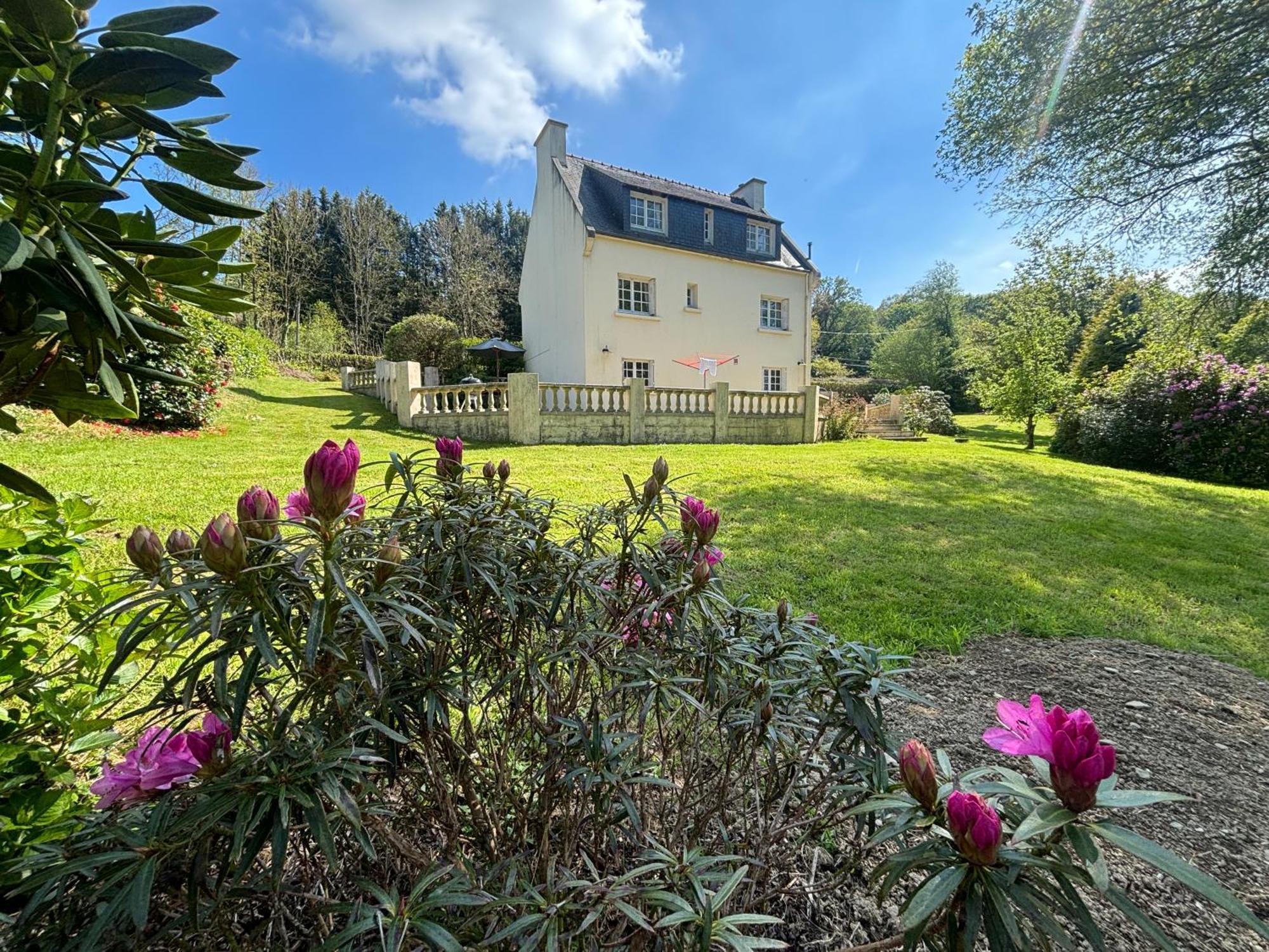 Fontaine Blanche River View, Large Patio & Garden In Central Brittany With Starlink Wifi Treffrin Eksteriør bilde