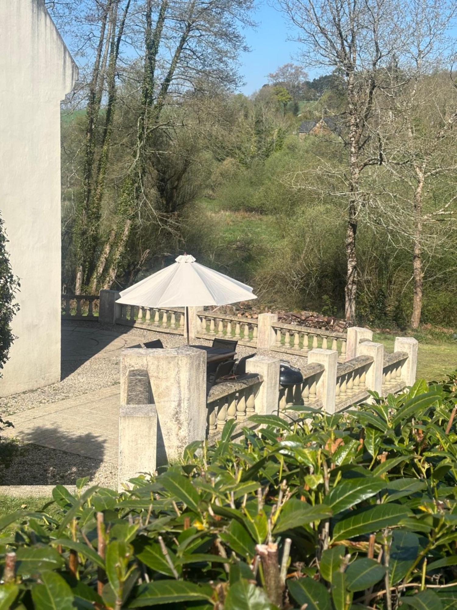 Fontaine Blanche River View, Large Patio & Garden In Central Brittany With Starlink Wifi Treffrin Eksteriør bilde
